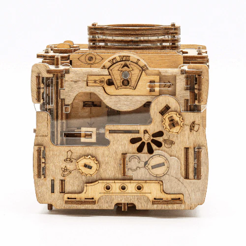 Cluebox Sherlock's Camera - Image 13